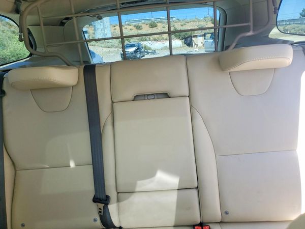 2015 VOLVO XC60 Premier (non R design)