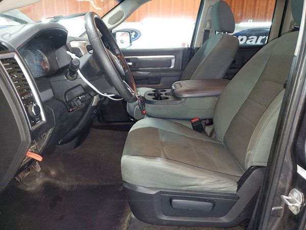 2016 RAM 1500 SLT