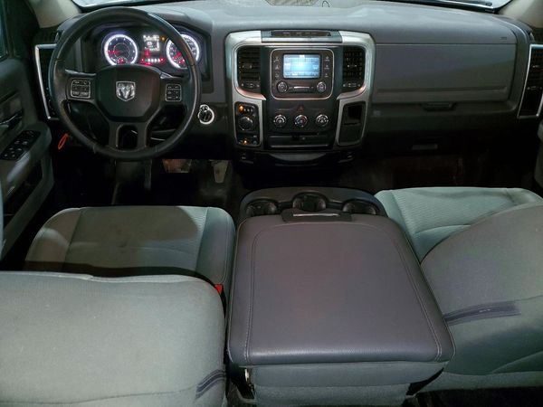 2016 RAM 1500 SLT