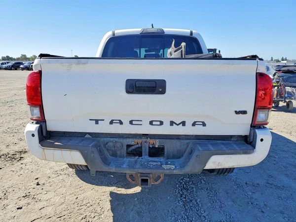 2019 TOYOTA TACOMA SR5