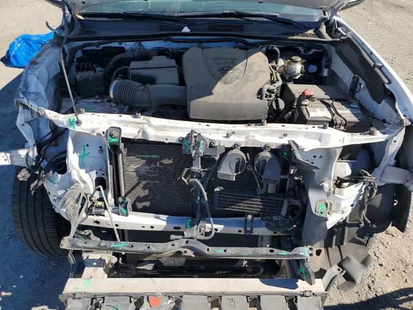 2019 TOYOTA TACOMA SR5