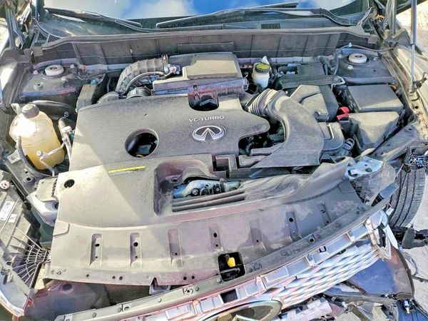 2020 INFINITI QX50 — Engine bay