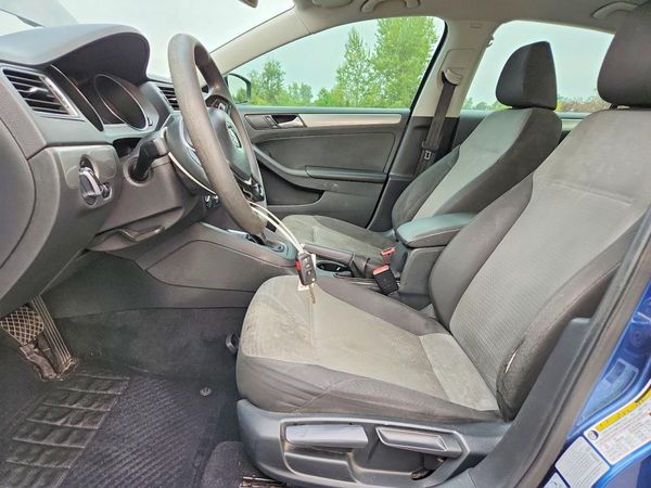 2017 VOLKSWAGEN JETTA S — DENT