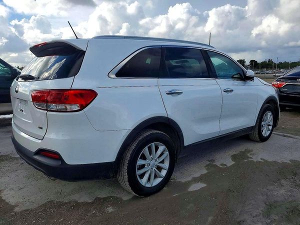 2017 KIA SORENTO L, LX