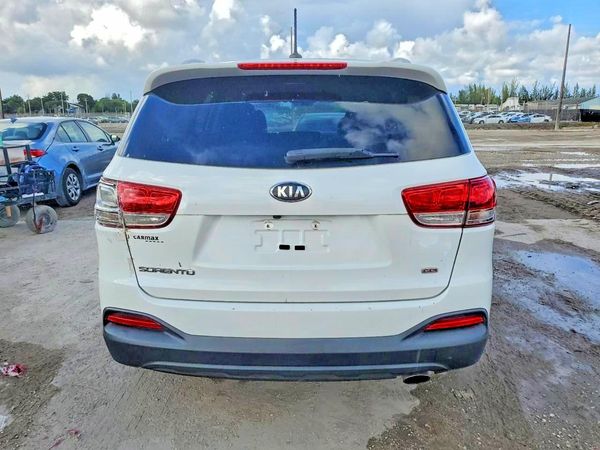 2017 KIA SORENTO L, LX