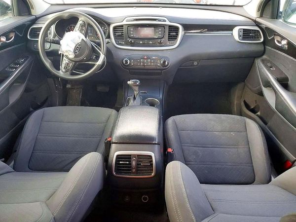2017 KIA SORENTO L, LX