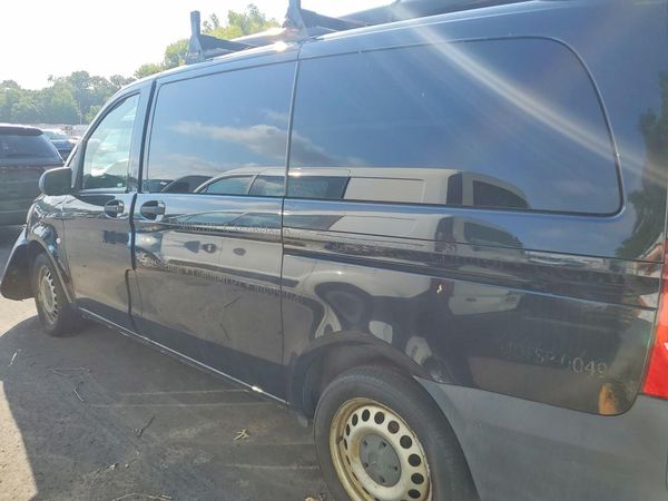 2019 MERCEDES-BENZ METRIS
