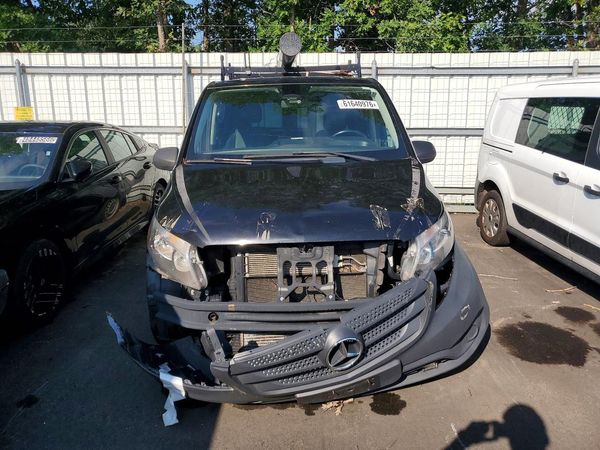 2019 MERCEDES-BENZ METRIS