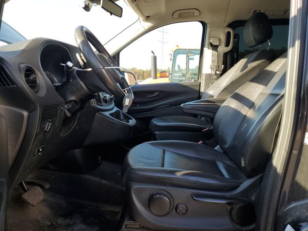 2019 MERCEDES-BENZ METRIS