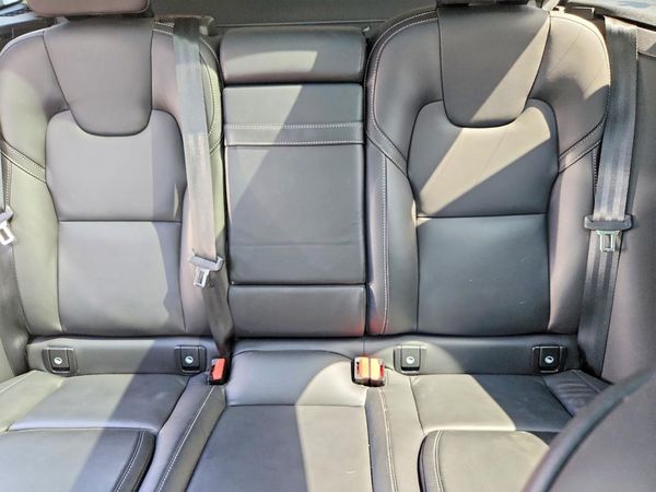 2022 VOLVO XC60 Inscription