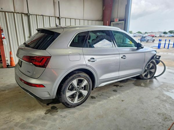 2022 AUDI Q5