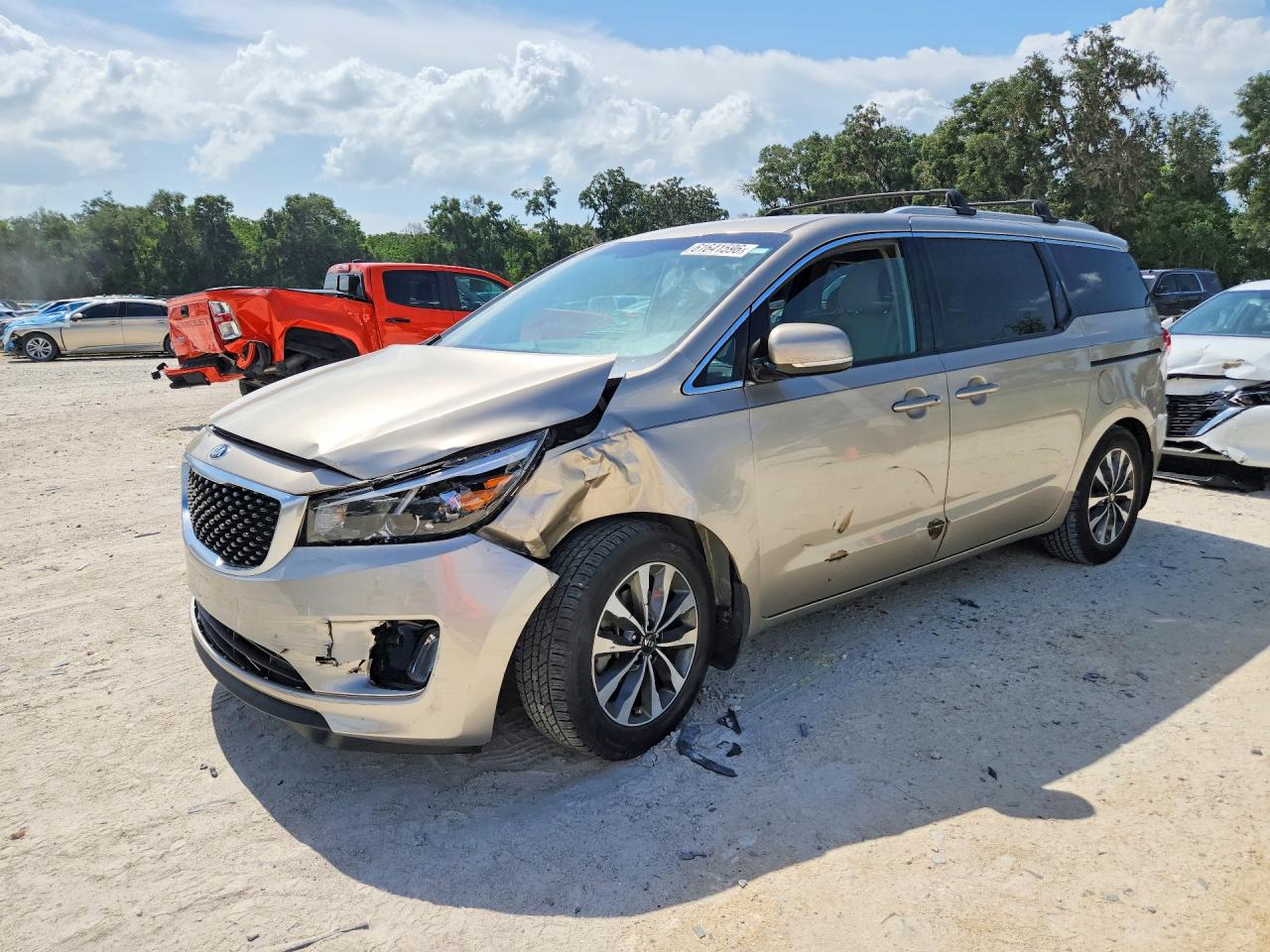 2015 KIA SEDONA GLS - Middle level