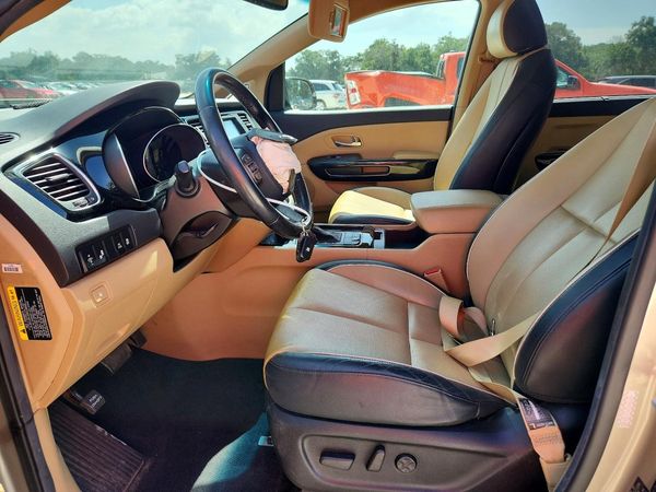 2015 KIA SEDONA GLS - Middle level