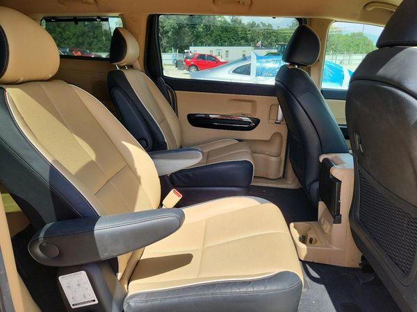 2015 KIA SEDONA GLS - Middle level