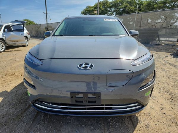 2023 HYUNDAI KONA SE