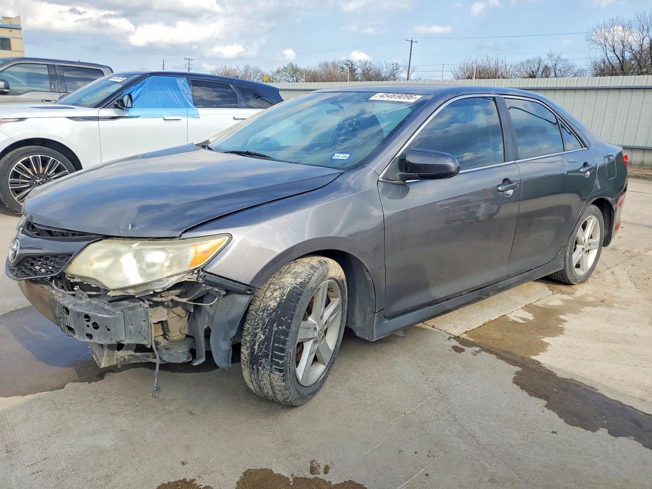 2014 TOYOTA CAMRY
