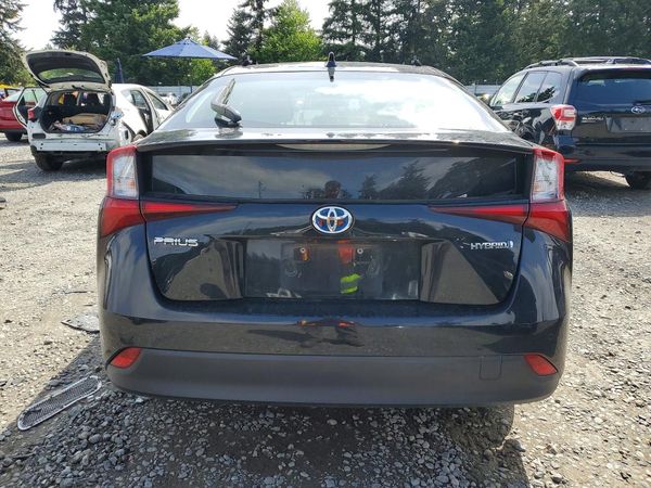 2022 TOYOTA PRIUS