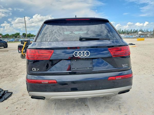 2017 AUDI Q7 quattro Premium Plus