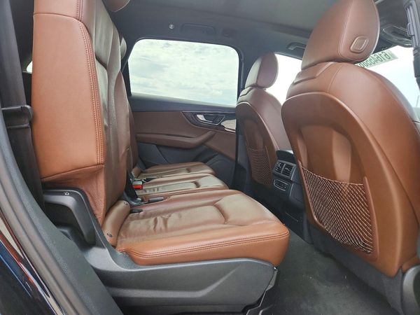 2017 AUDI Q7 quattro Premium Plus
