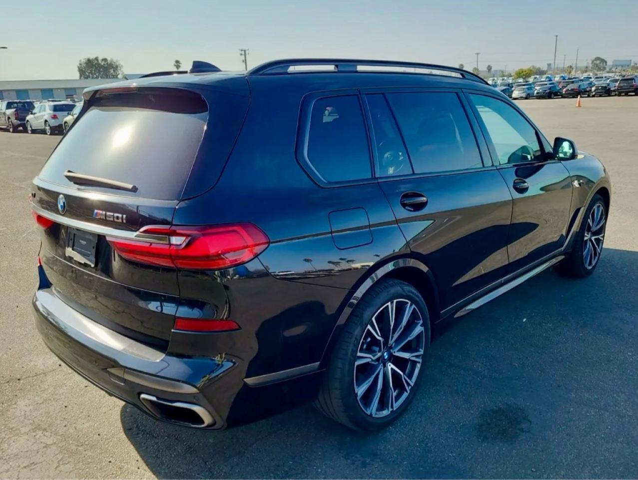 2022 BMW X7 M50i