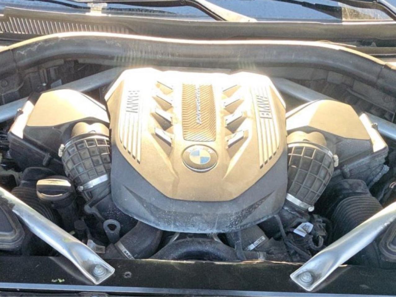 2022 BMW X7 M50i