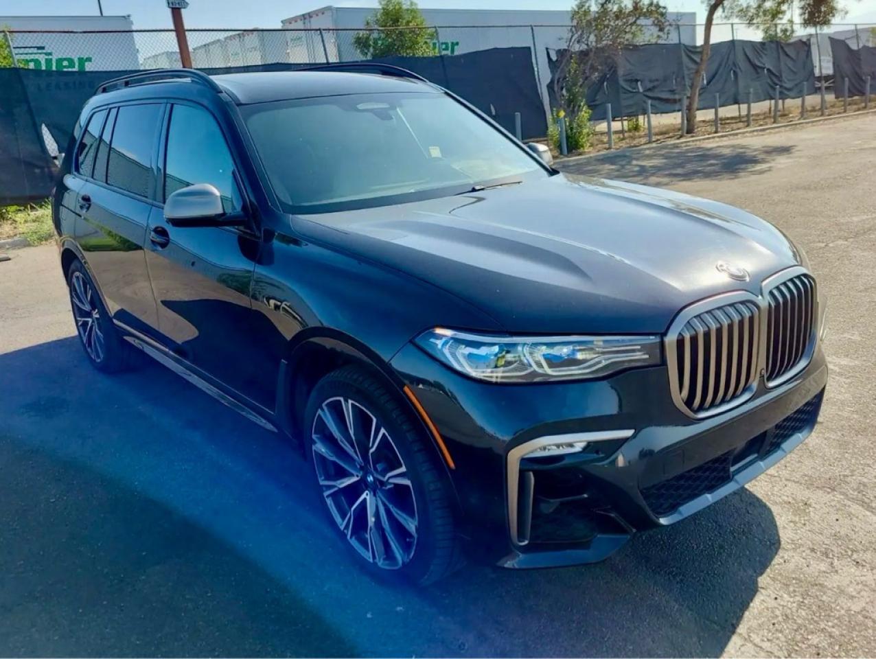 2022 BMW X7 M50i