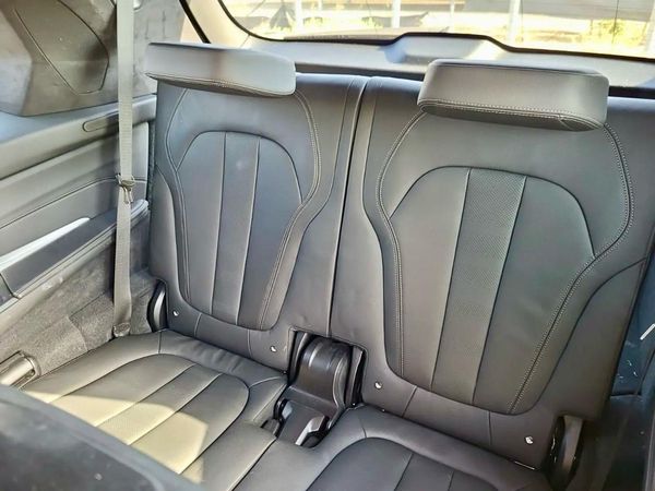 2022 BMW X7 M50i
