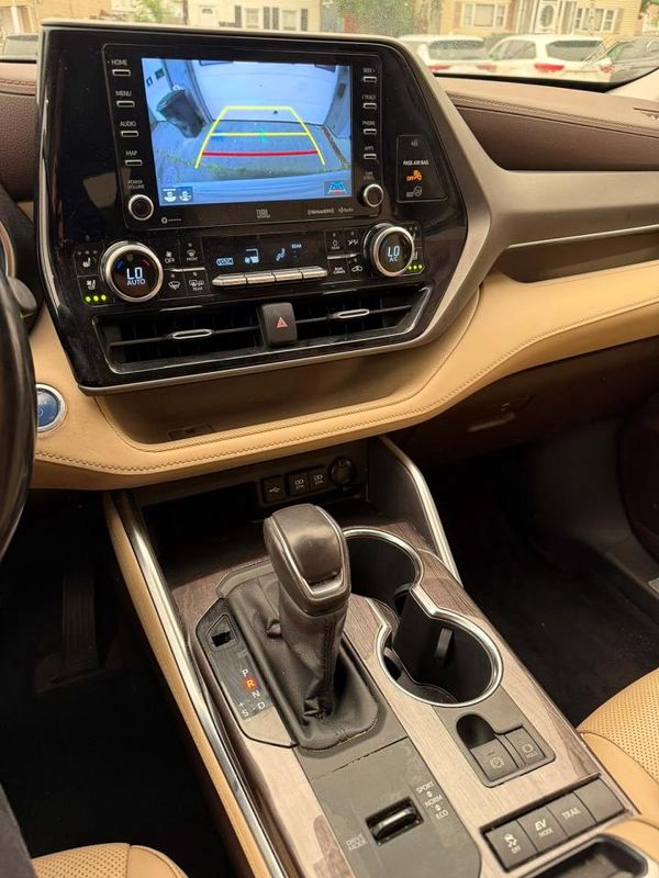 2020 TOYOTA HIGHLANDER Limited