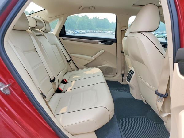 2018 VOLKSWAGEN PASSAT SE, SE w/ Technology