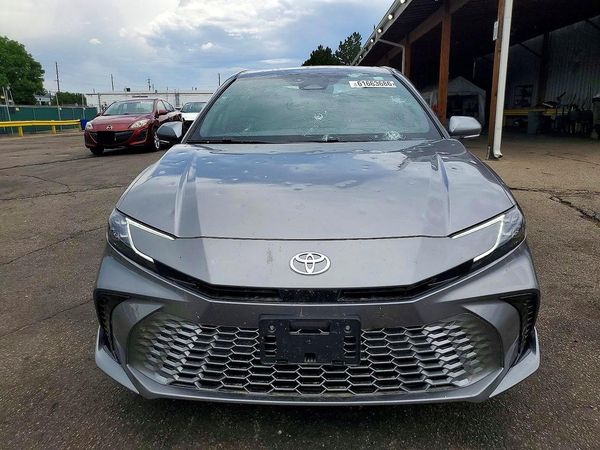 2025 TOYOTA CAMRY