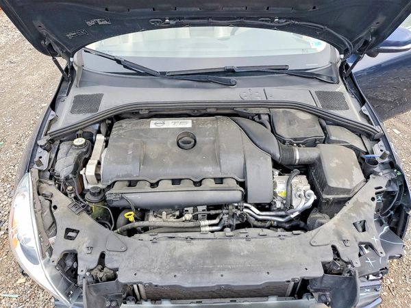2013 VOLVO S60