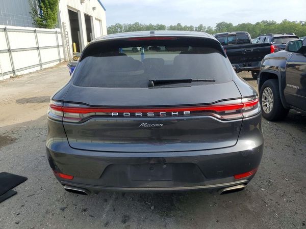 2021 PORSCHE MACAN Base