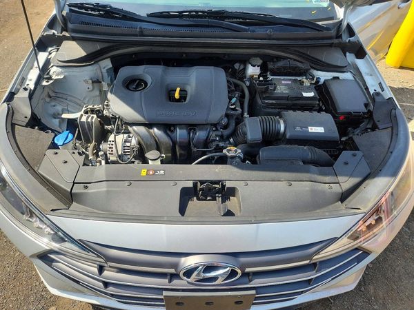 2019 HYUNDAI ELANTRA SE