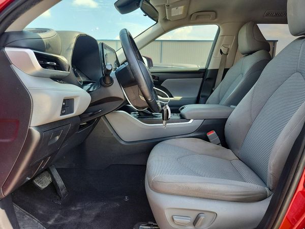 2020 TOYOTA HIGHLANDER LE