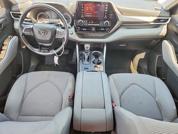 2020 TOYOTA HIGHLANDER LE