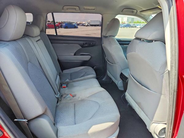 2020 TOYOTA HIGHLANDER LE