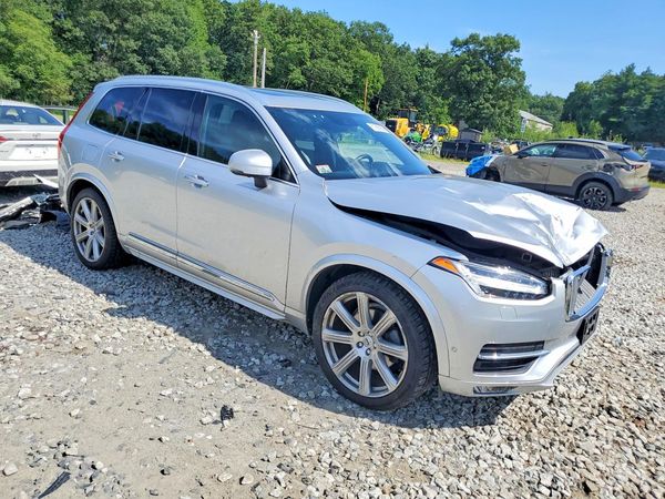 2017 VOLVO XC90