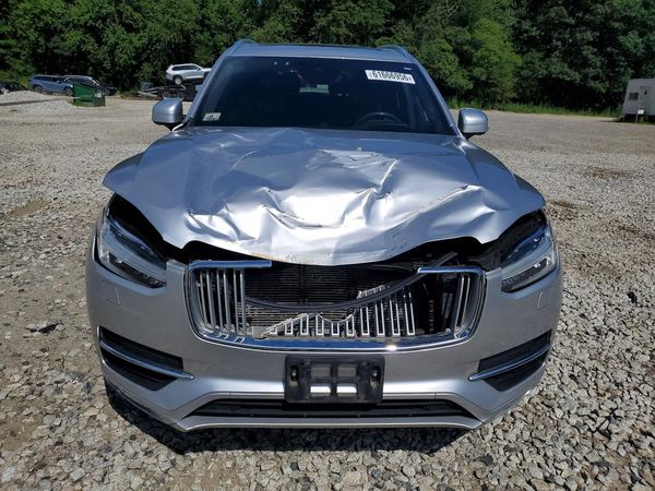 2017 VOLVO XC90
