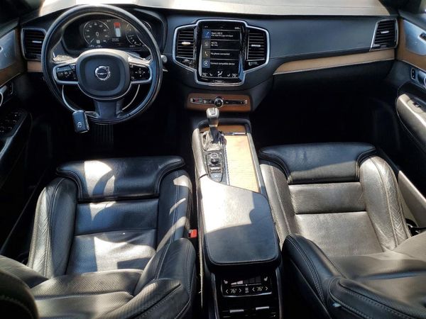 2017 VOLVO XC90