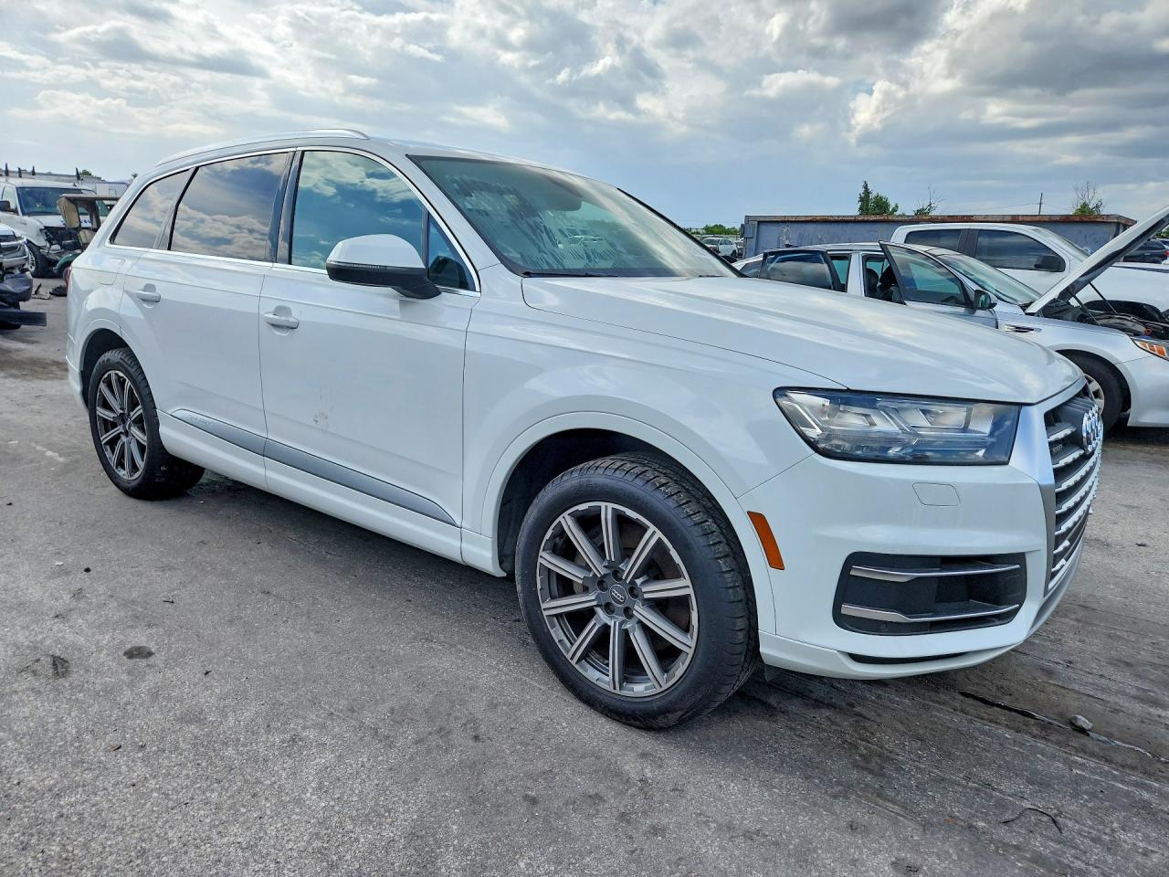 2018 AUDI Q7 quattro Premium Plus