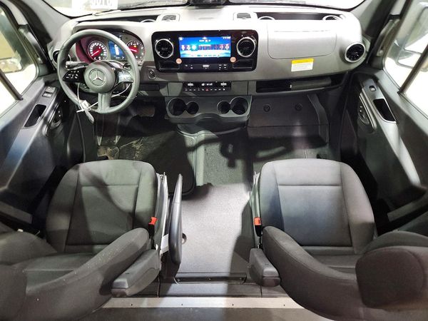 2025 MERCEDES-BENZ SPRINTER