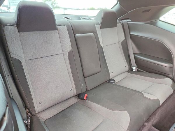 2016 DODGE CHALLENGER SXT Plus