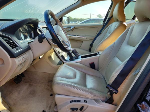 2016 VOLVO XC60