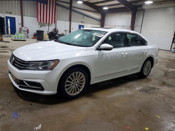2017 VOLKSWAGEN PASSAT