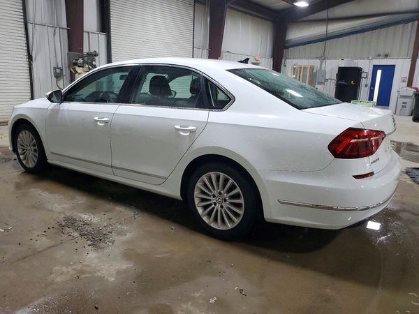 2017 VOLKSWAGEN PASSAT