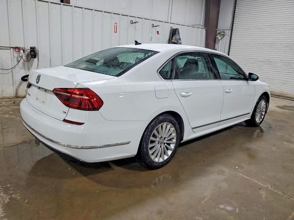 2017 VOLKSWAGEN PASSAT