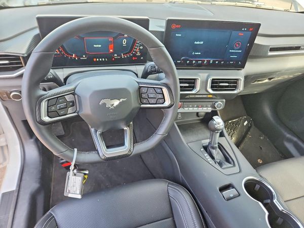 2026 FORD MUSTANG I4