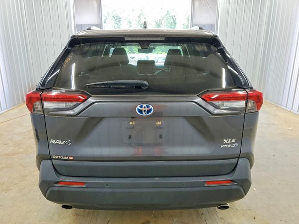2020 TOYOTA RAV4 XLE Premium