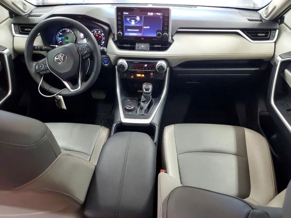 2020 TOYOTA RAV4 XLE Premium