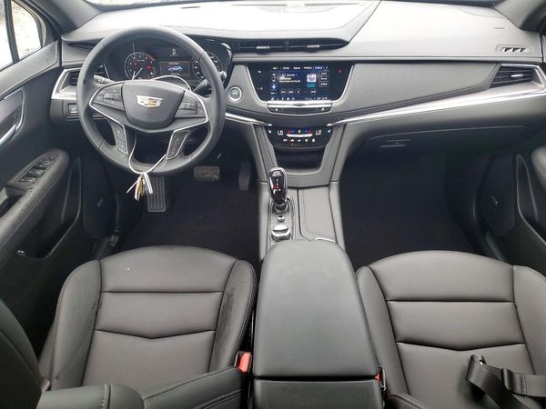 2025 CADILLAC XT5 Luxury